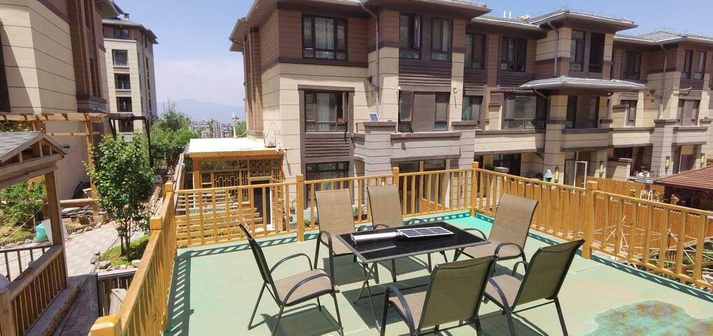 张家口民宿 · 整套联排别墅 · 3室2卫3床半山美墅石敢当    半山联