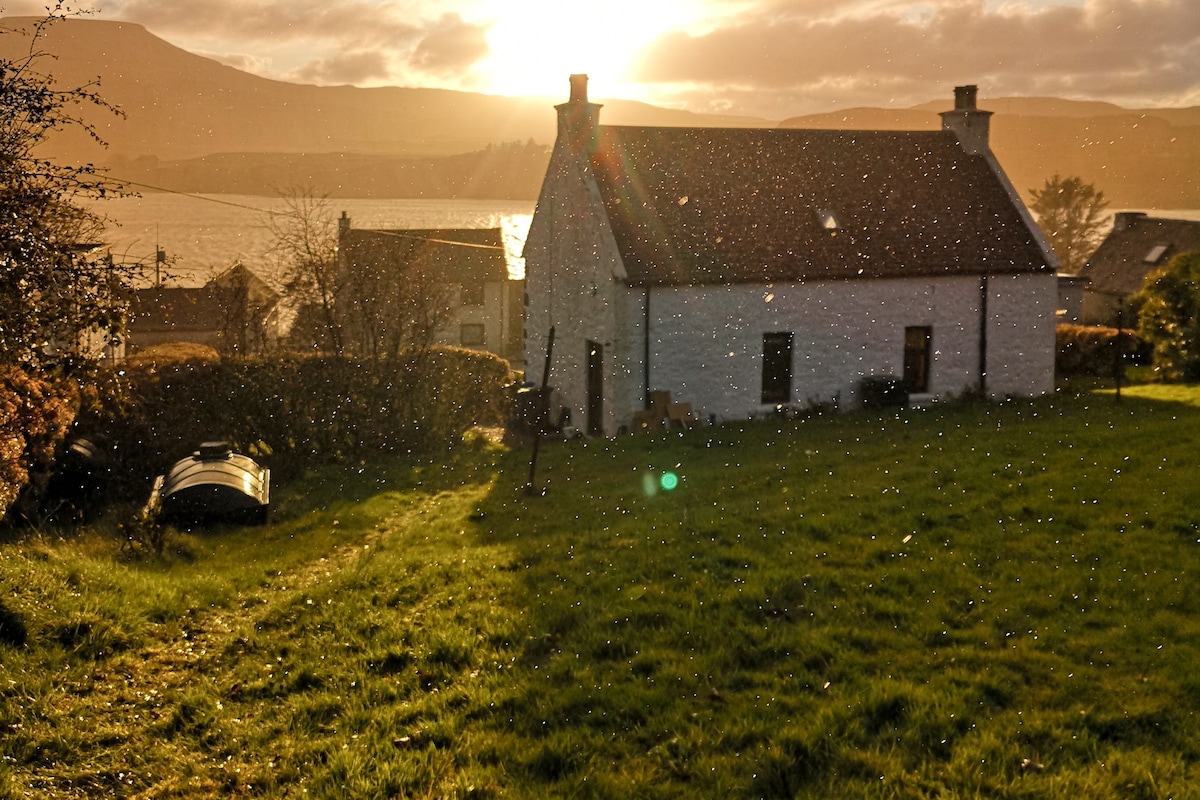 Flyuaine Cottage