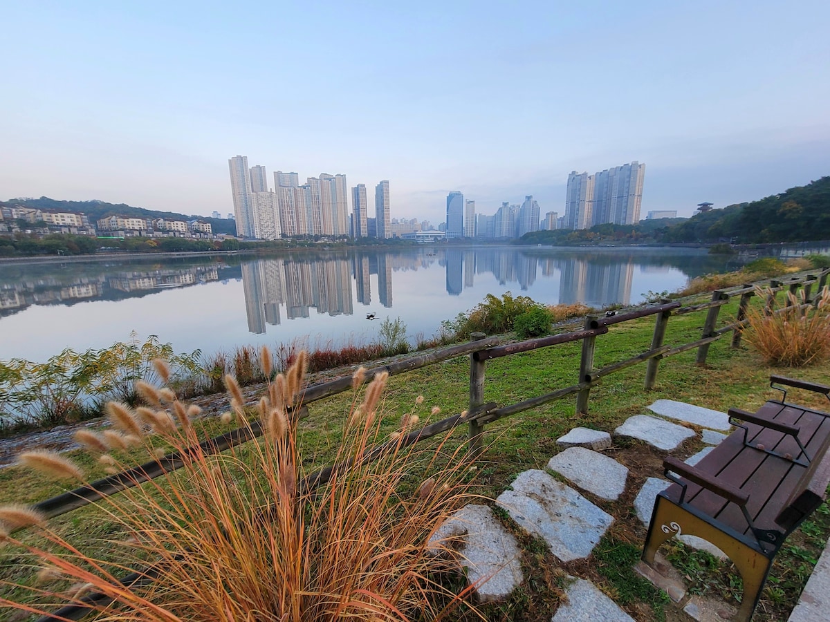 广果湖公园湖景、水原会展中心、画廊、阿茹大学