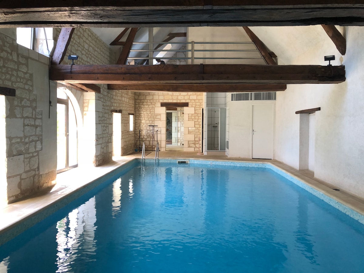 Authentique longère au calme avec piscine