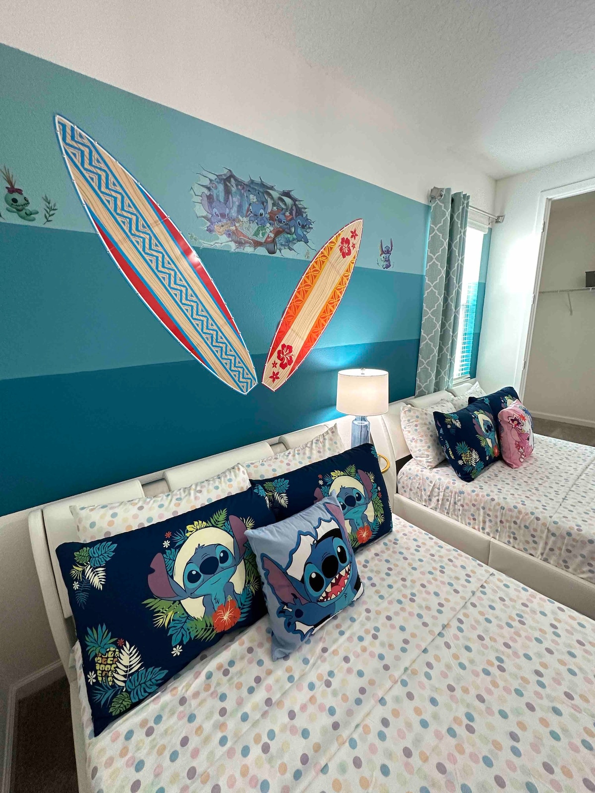 Lilo & Stitch Room for 4 People.