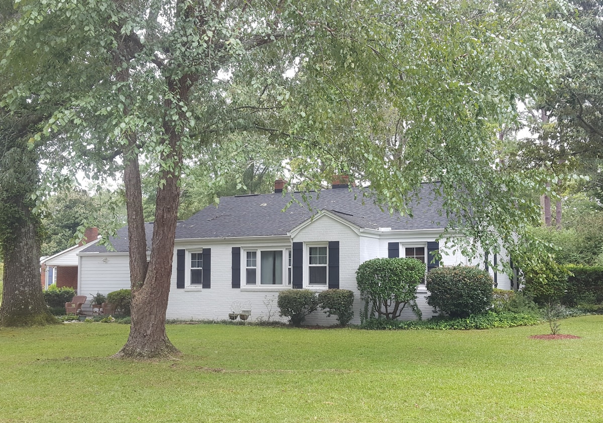 High Oaks Cottage in Aiken