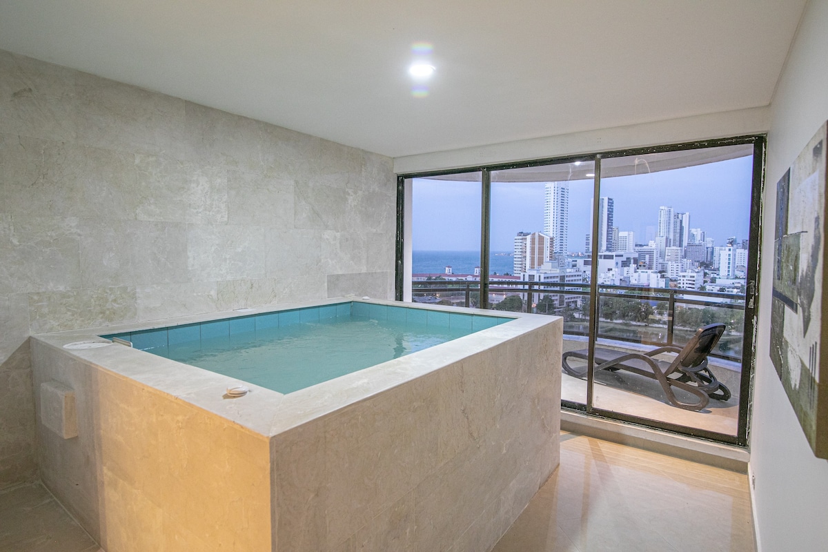 4卧室豪华顶层公寓，配备私人按摩浴缸