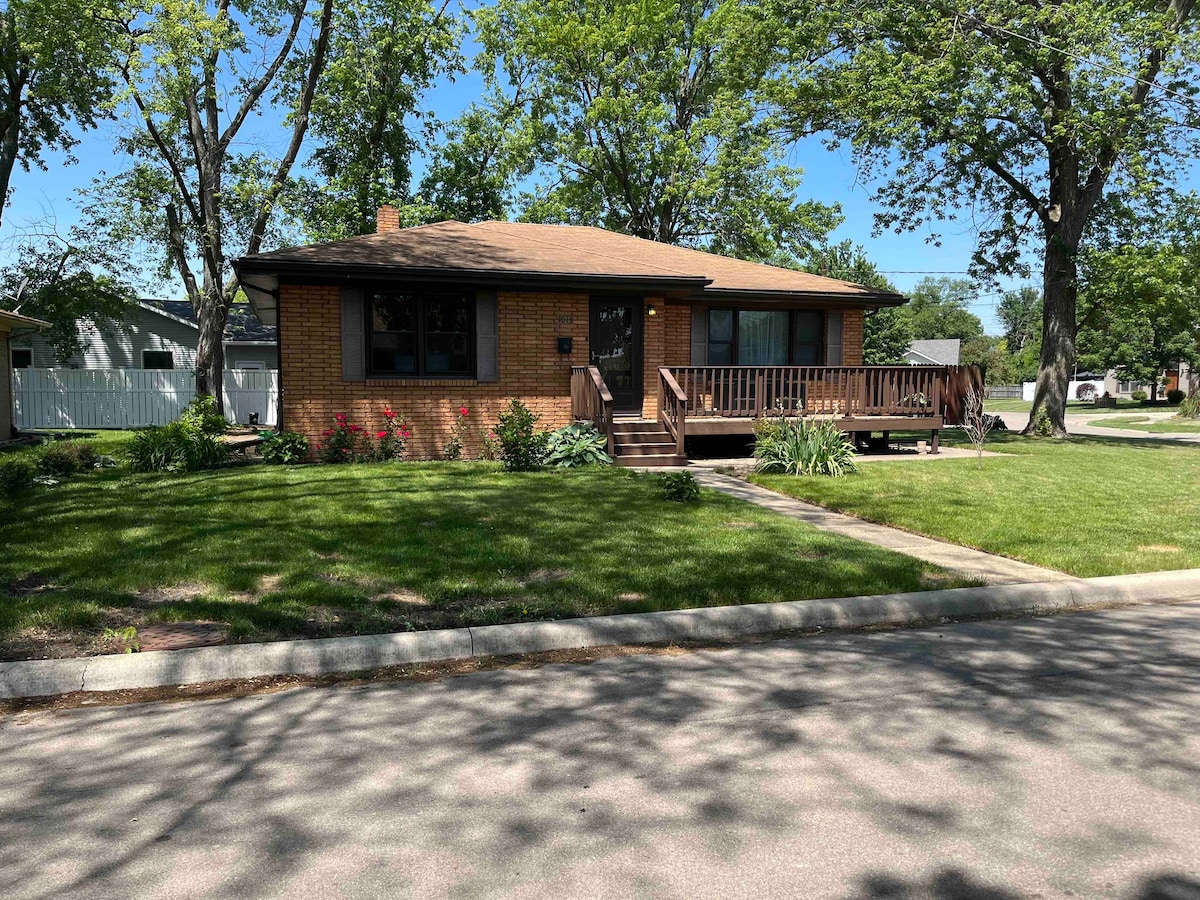 Newly Remodeled Bungalow near Starved Rock