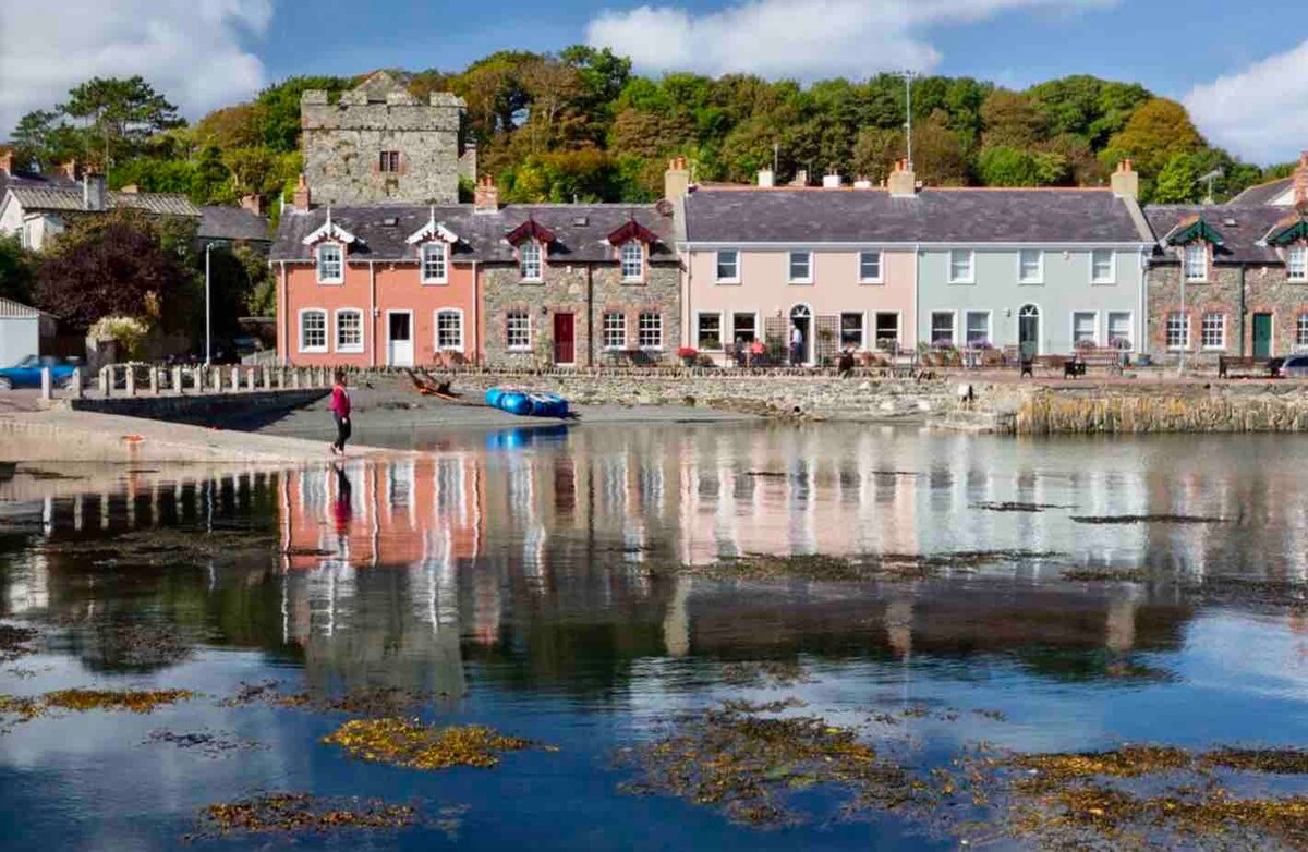 The Courtyard, Strangford - Lovely Large Apartment