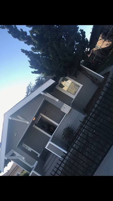 nice clean house in long beach!