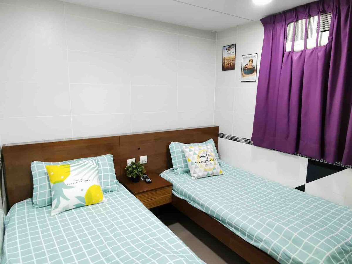 约旦旅舍地铁1分钟双人床，带独立卧室
