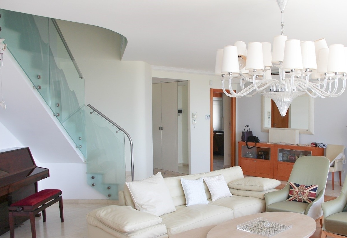 Luxury Breathtaking Seafront Penthouse Duplex