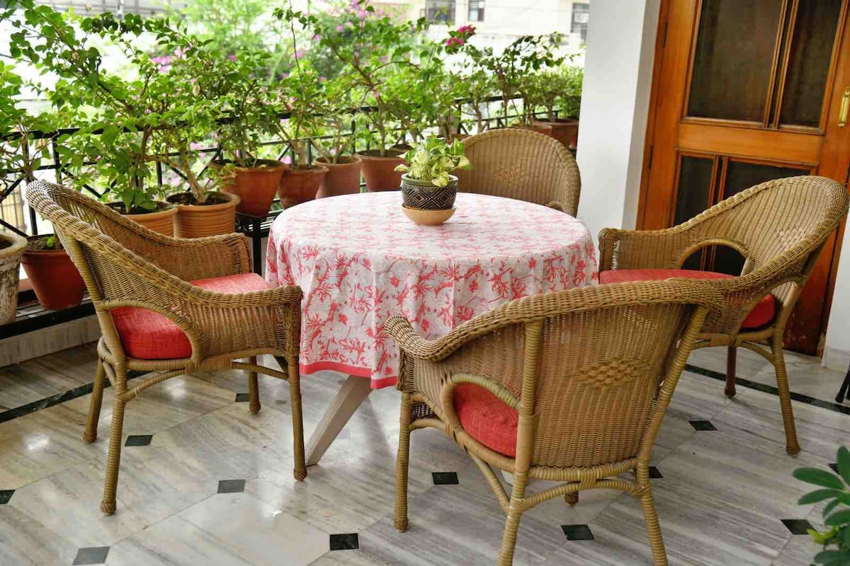3 rooms spacious private balcony and kitchen