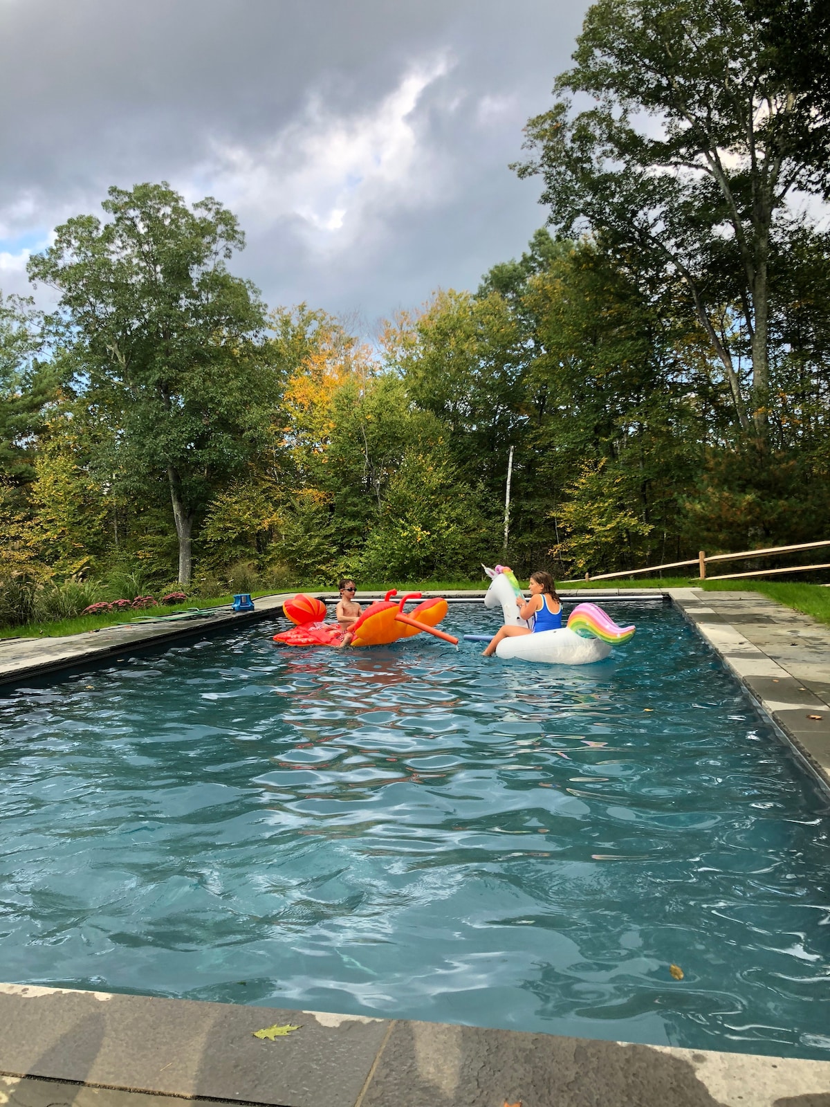 康涅狄格州乡村度假屋-温水泳池和热水浴池