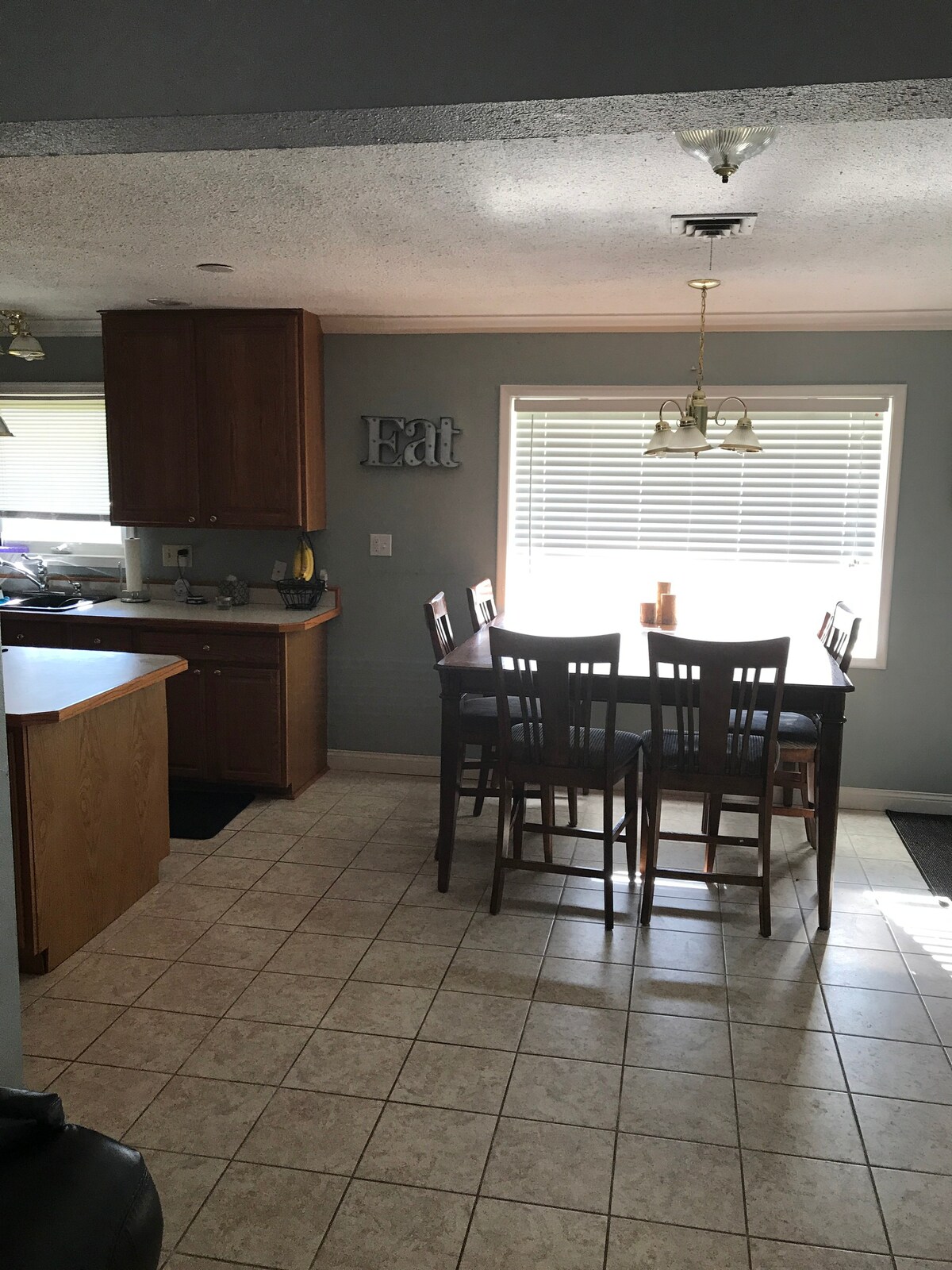 Large home close to all the necessities in chadron