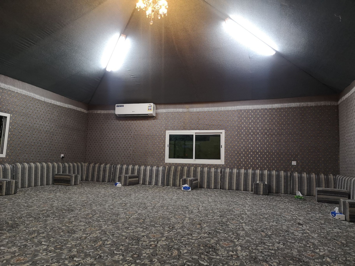 Al Maha休息室· 2500米砖块