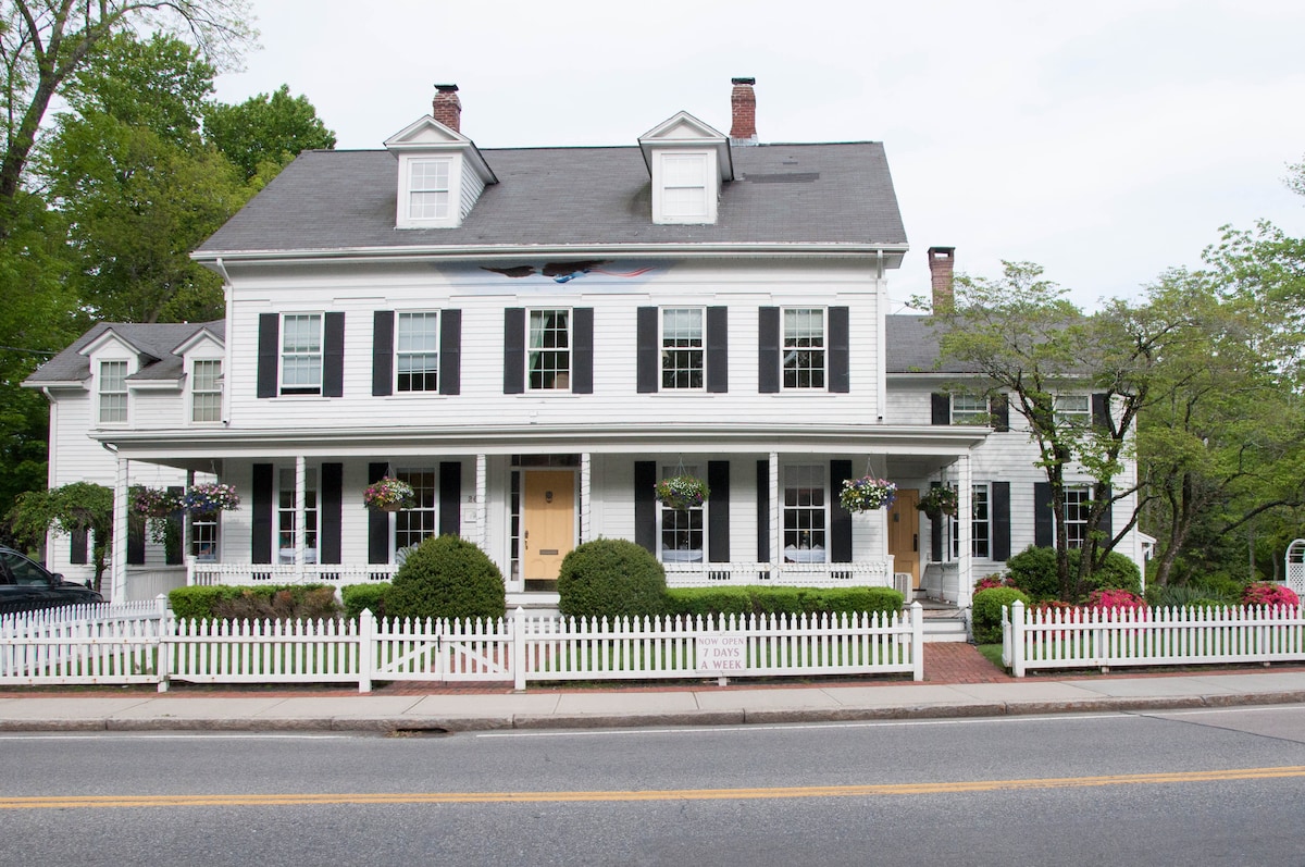 Colonel Blackinton Inn Room # 12