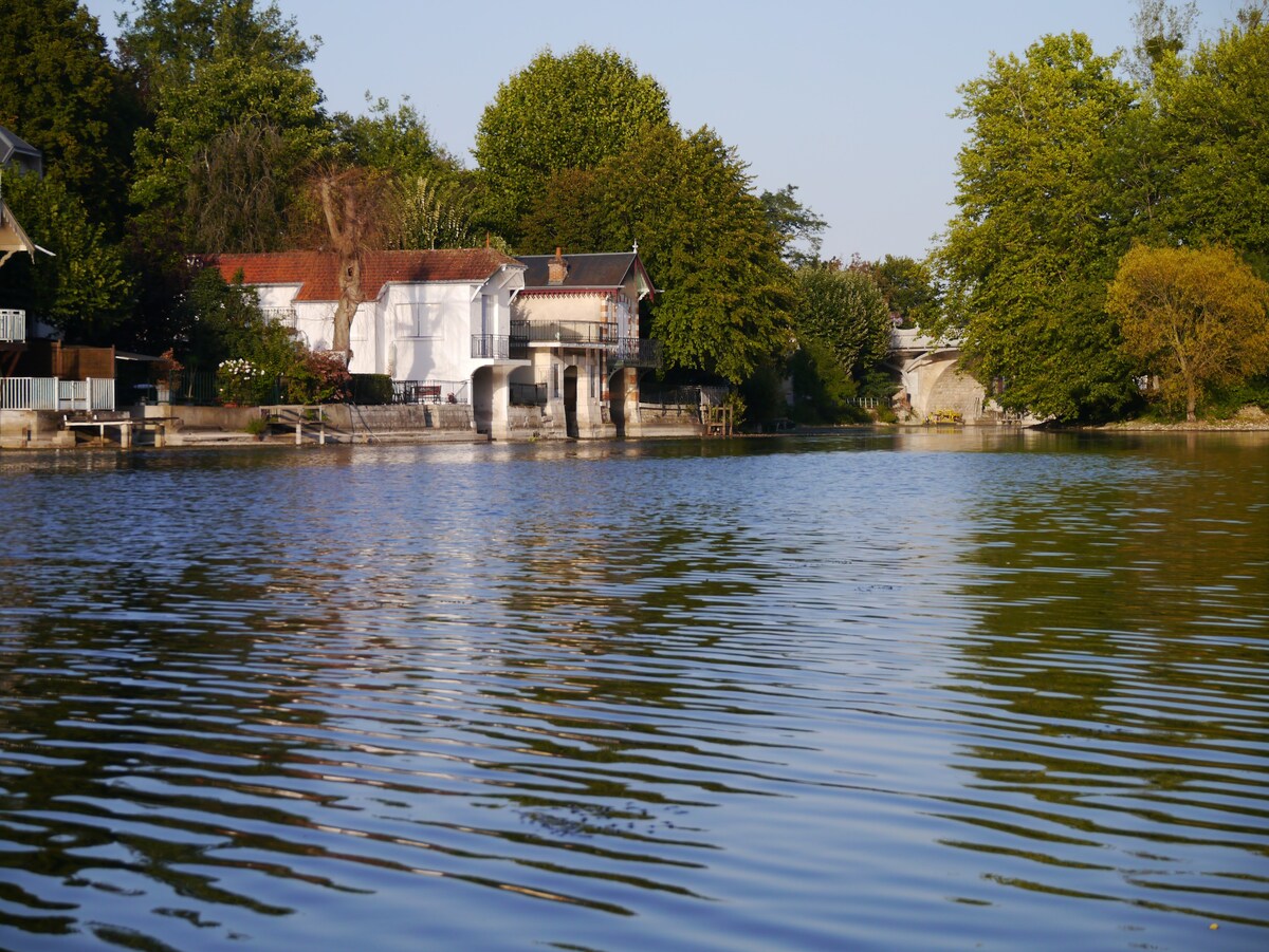 La Presqu 'île ，茧小屋，卢瓦尔河岸