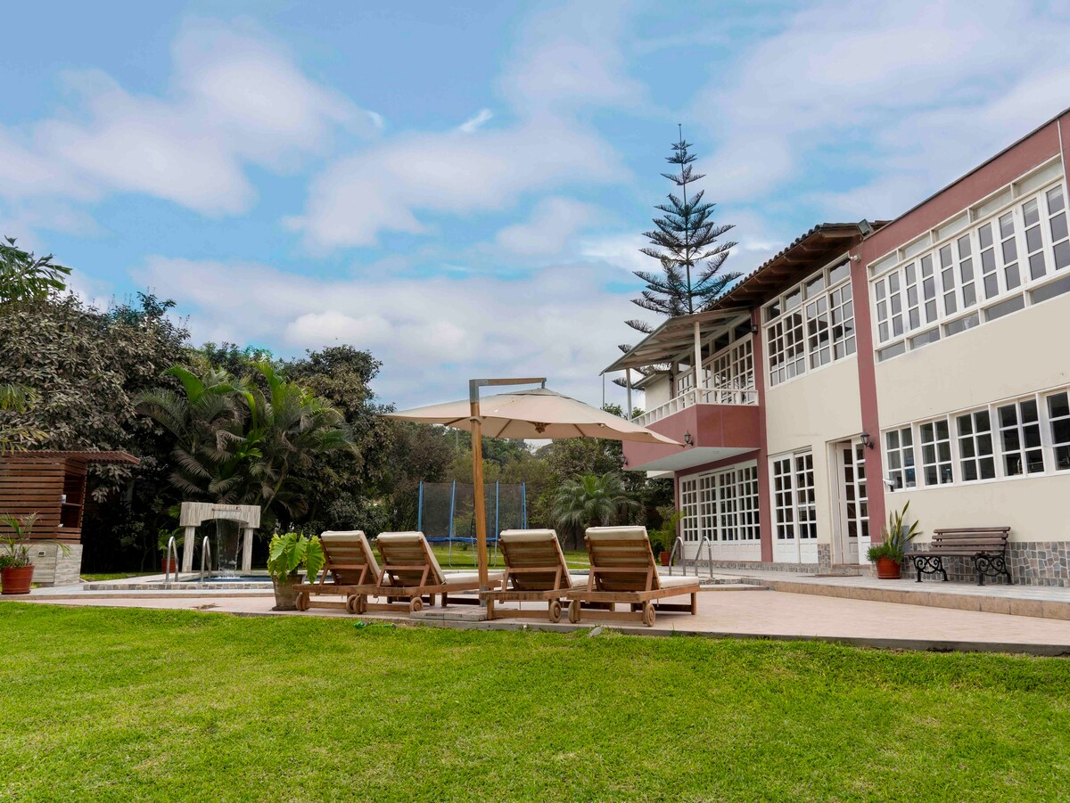 Casa Con Piscina en Pachacamac Villa Guadalupe