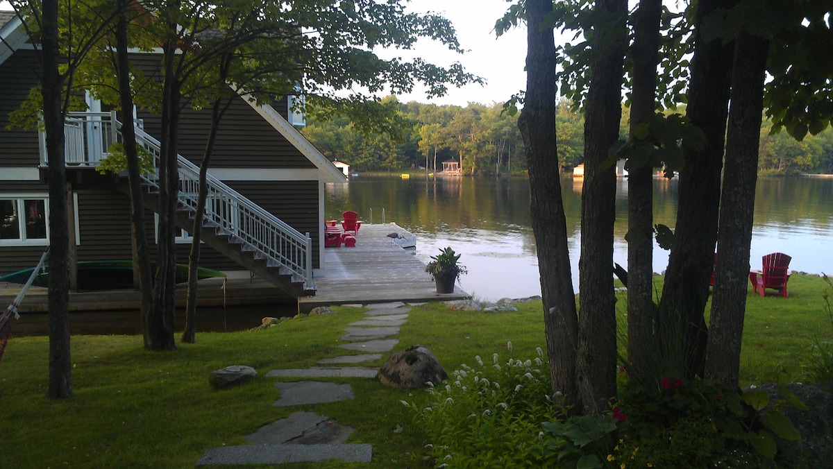 The Boathouse on Sunset Bay Muskoka