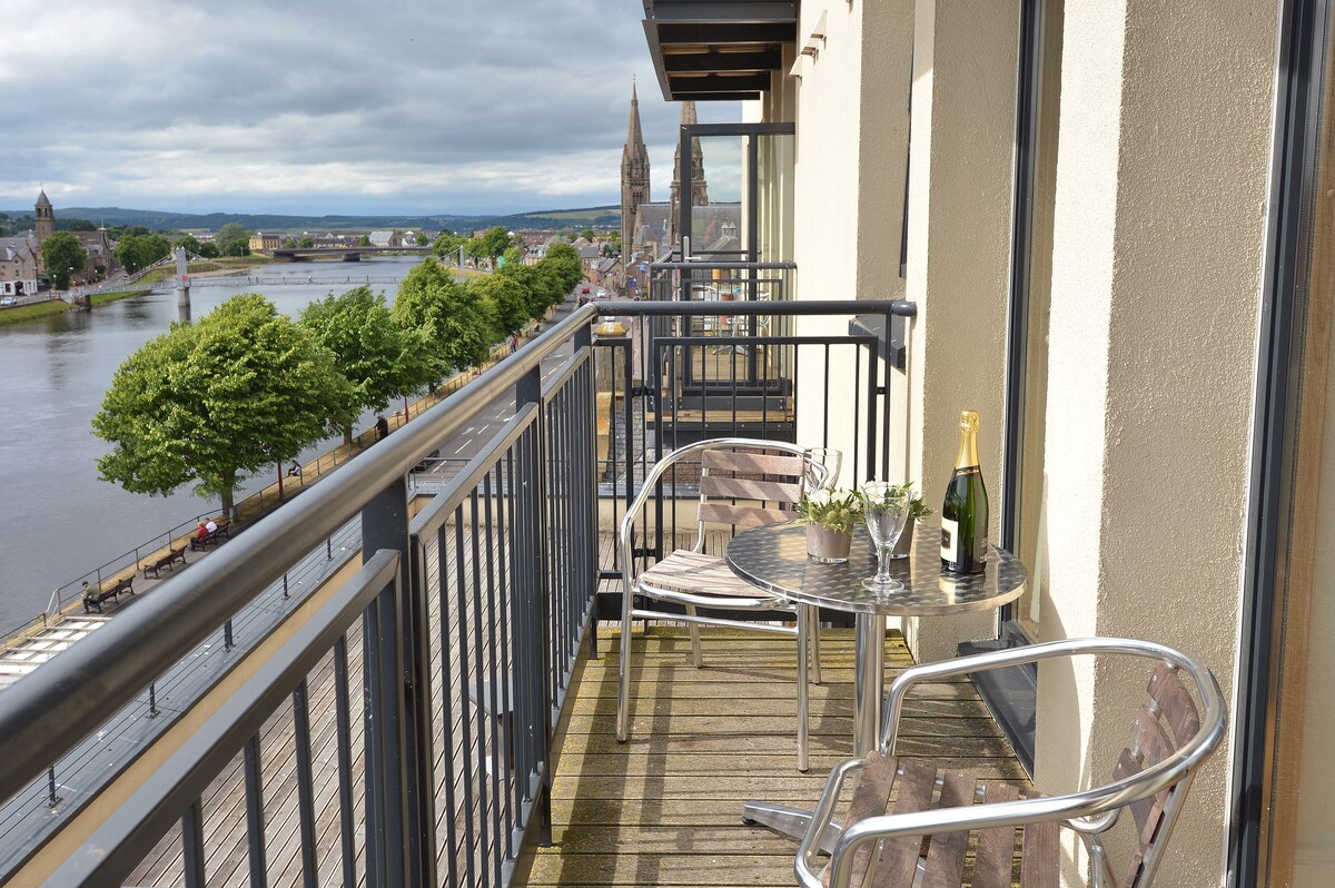 River View - One Bedroom Apartment by Mansley