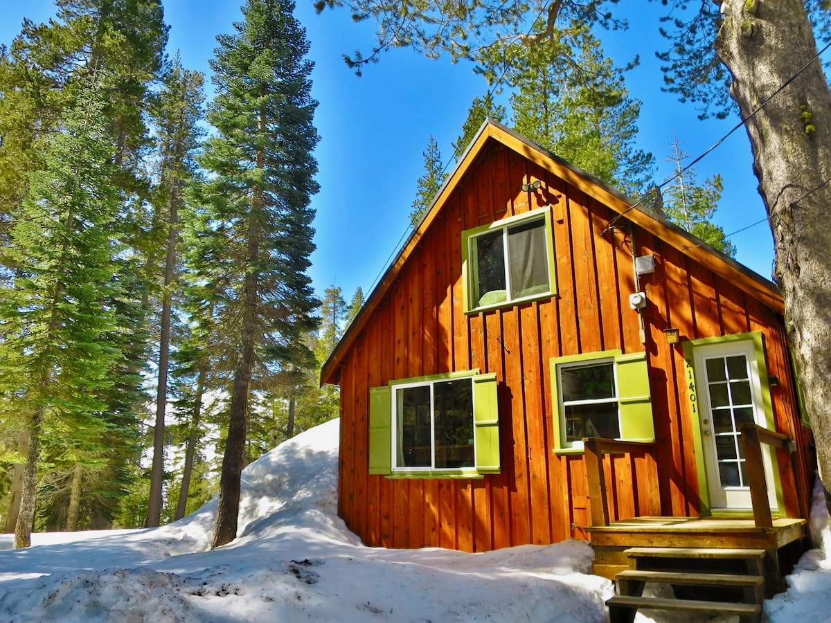 位于温馨的Donner Summit Cabin优雅独立客房