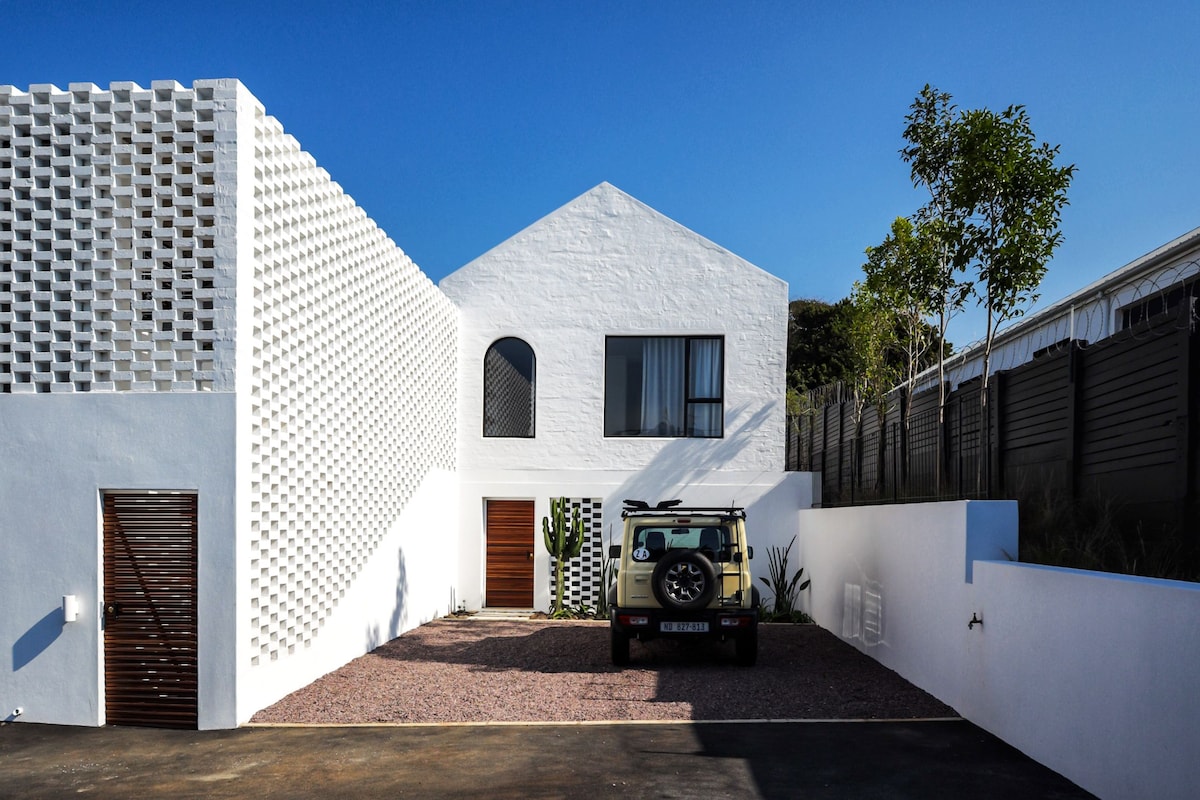 Architectural gem in Durban North - sleeps 6