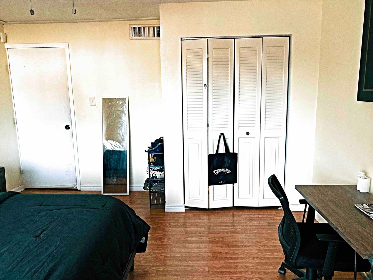 One master bedroom right by the NRG Stadium