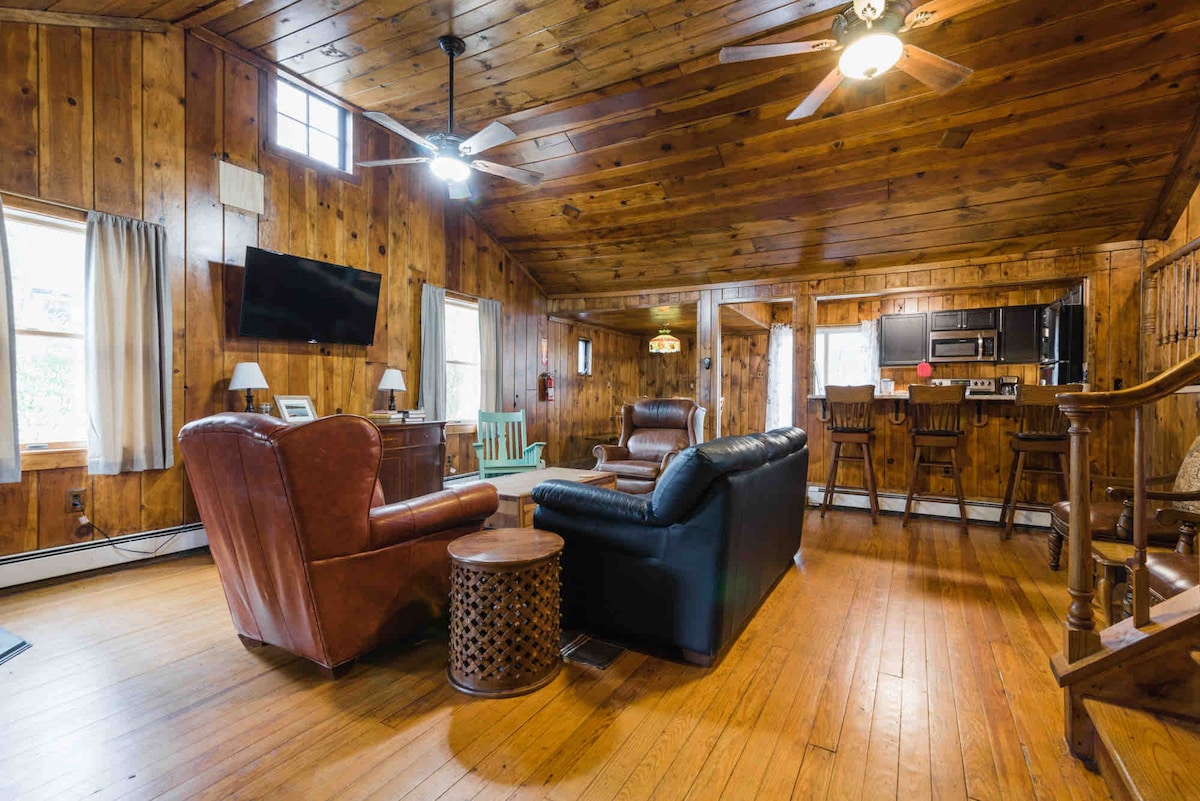 Hopatcong Cottage - Master Bedroom