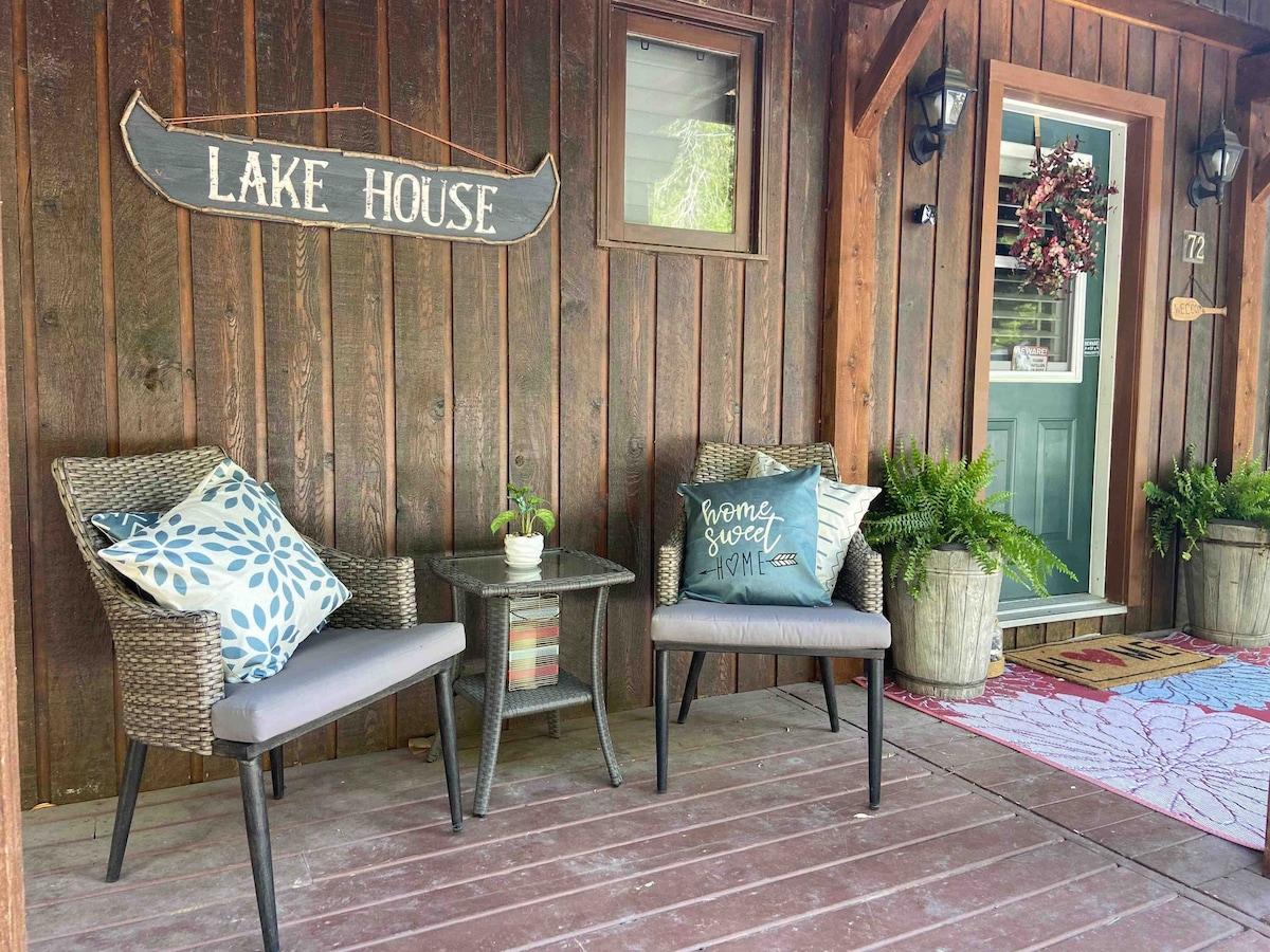 Lakeside Lodge