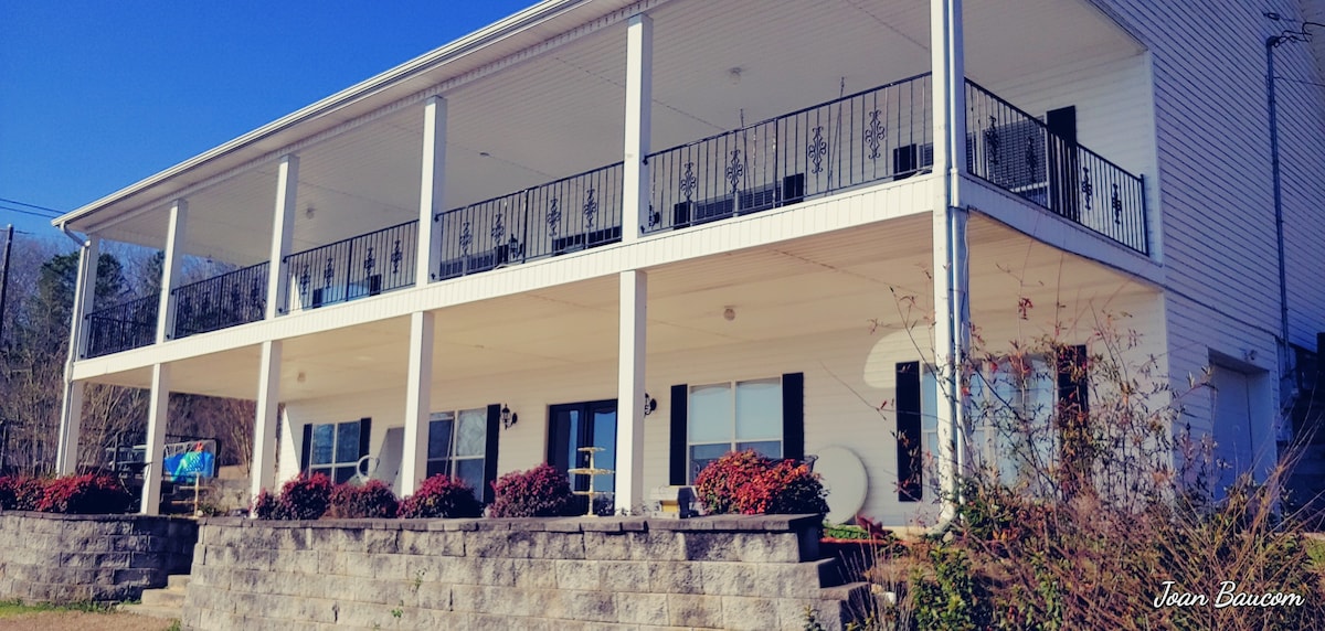 Lakefront Apartment on Lake Logan Martin