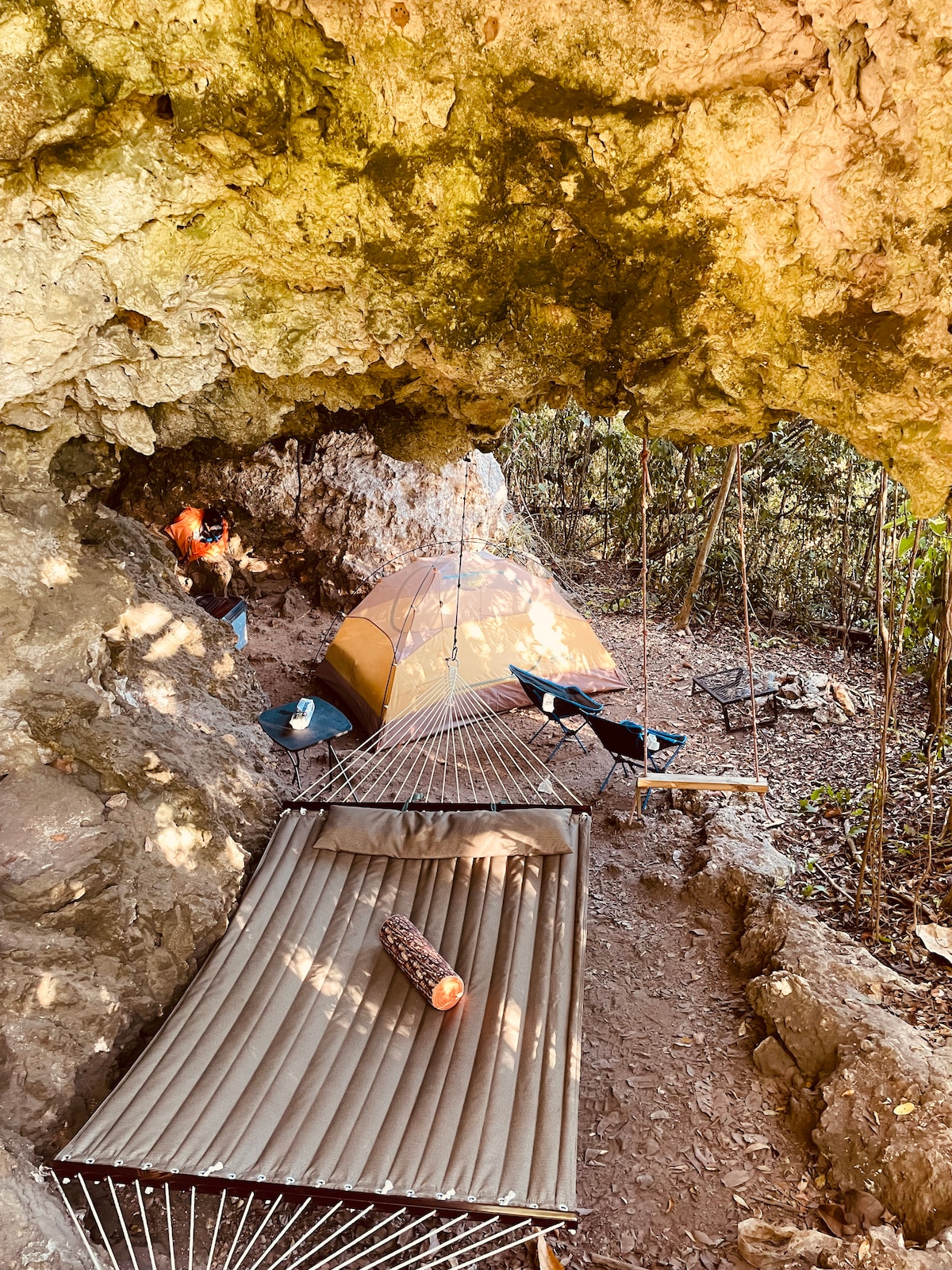 岩石避难露营/全包