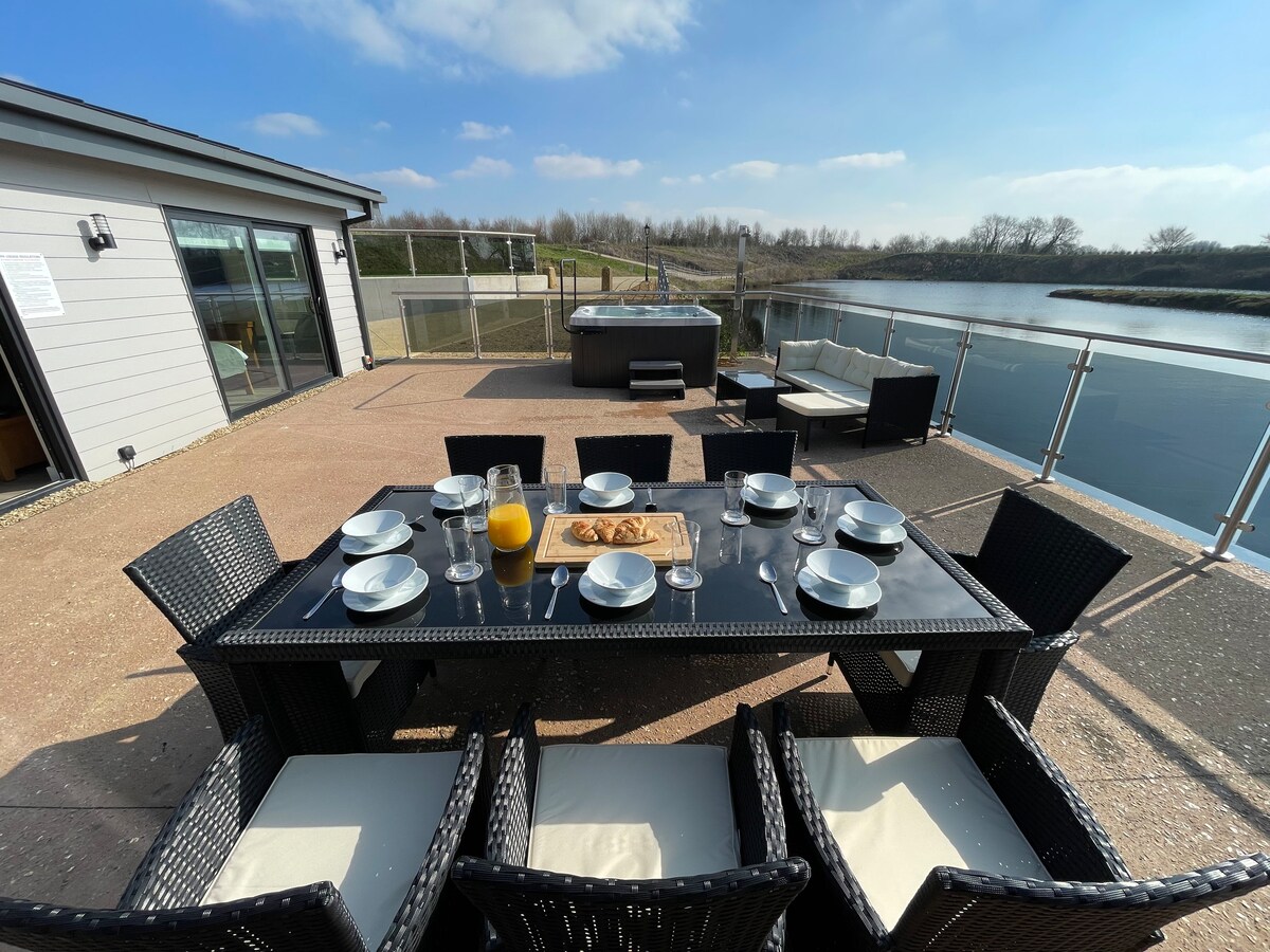 Nr Glastonbury - Lake Retreat -sleeps 16