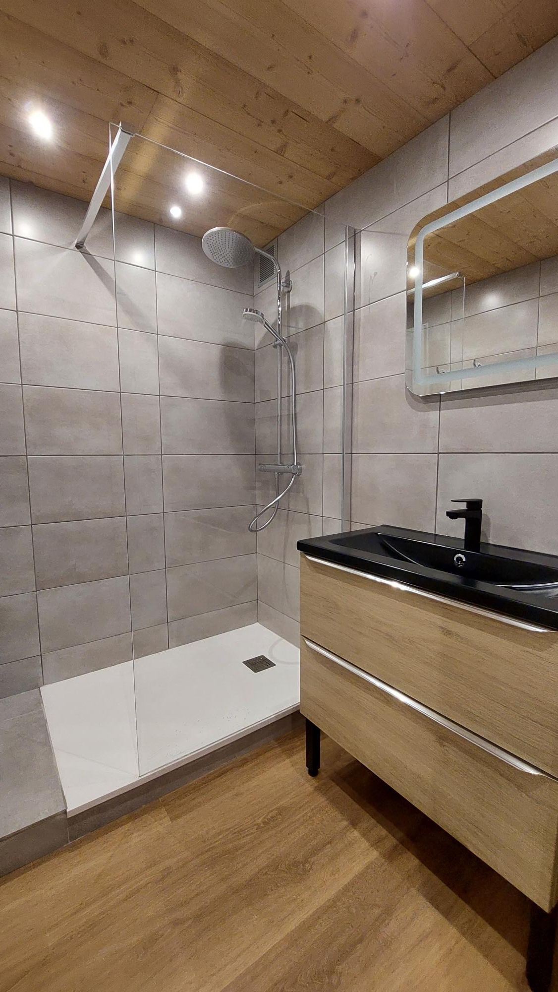 Douillet 33 m² piscine et sauna - 6 pers