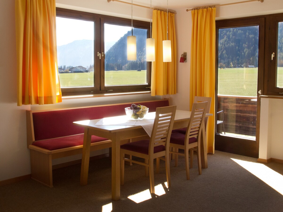蒂罗尔阿尔卑斯山的现代公寓-迷人的景色！