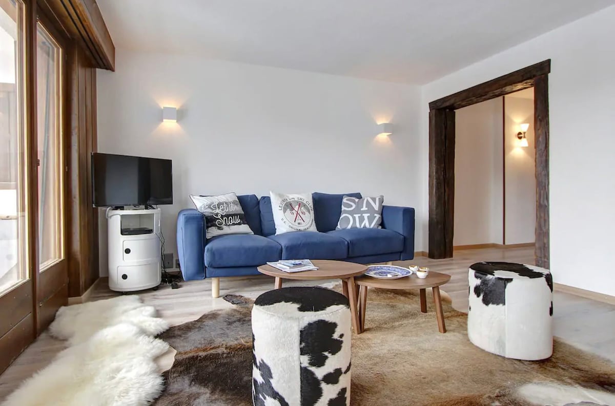 Light and Airy Flat close to Moulins Slope