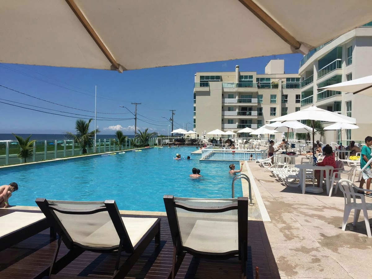 Ilhas do Atlântico condomínio clube frente ao mar.