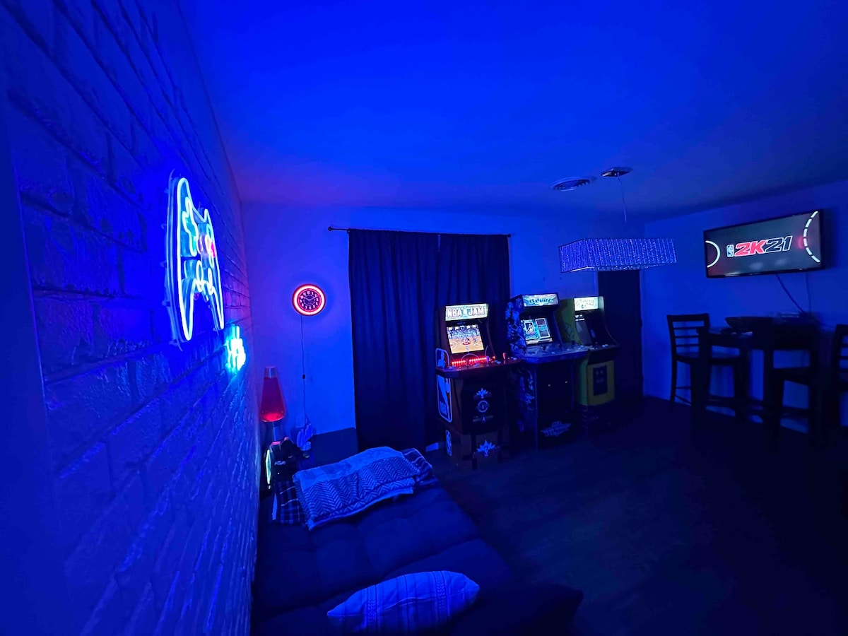 Game room/ kids play room/4bdr/7mins dnwtownokc