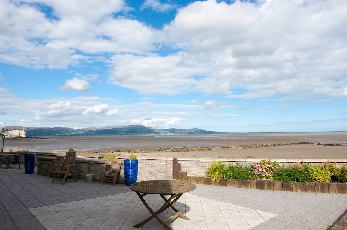 Modern apartment on the beach, Blackrock, Co Louth