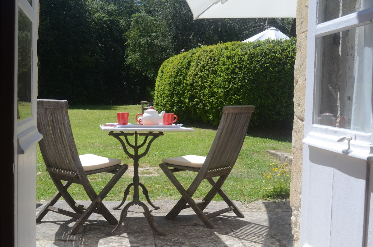 Gite Getaway in Sunny Serignac