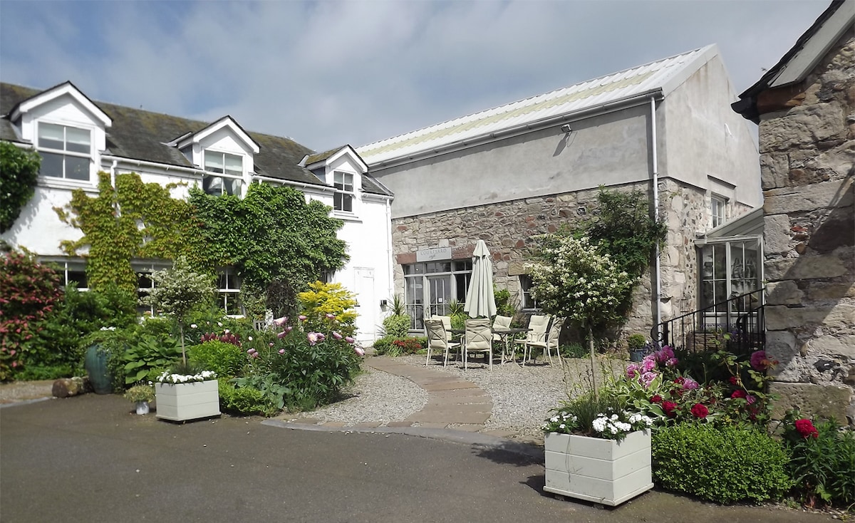 The Courtyard, Knockraich Farm