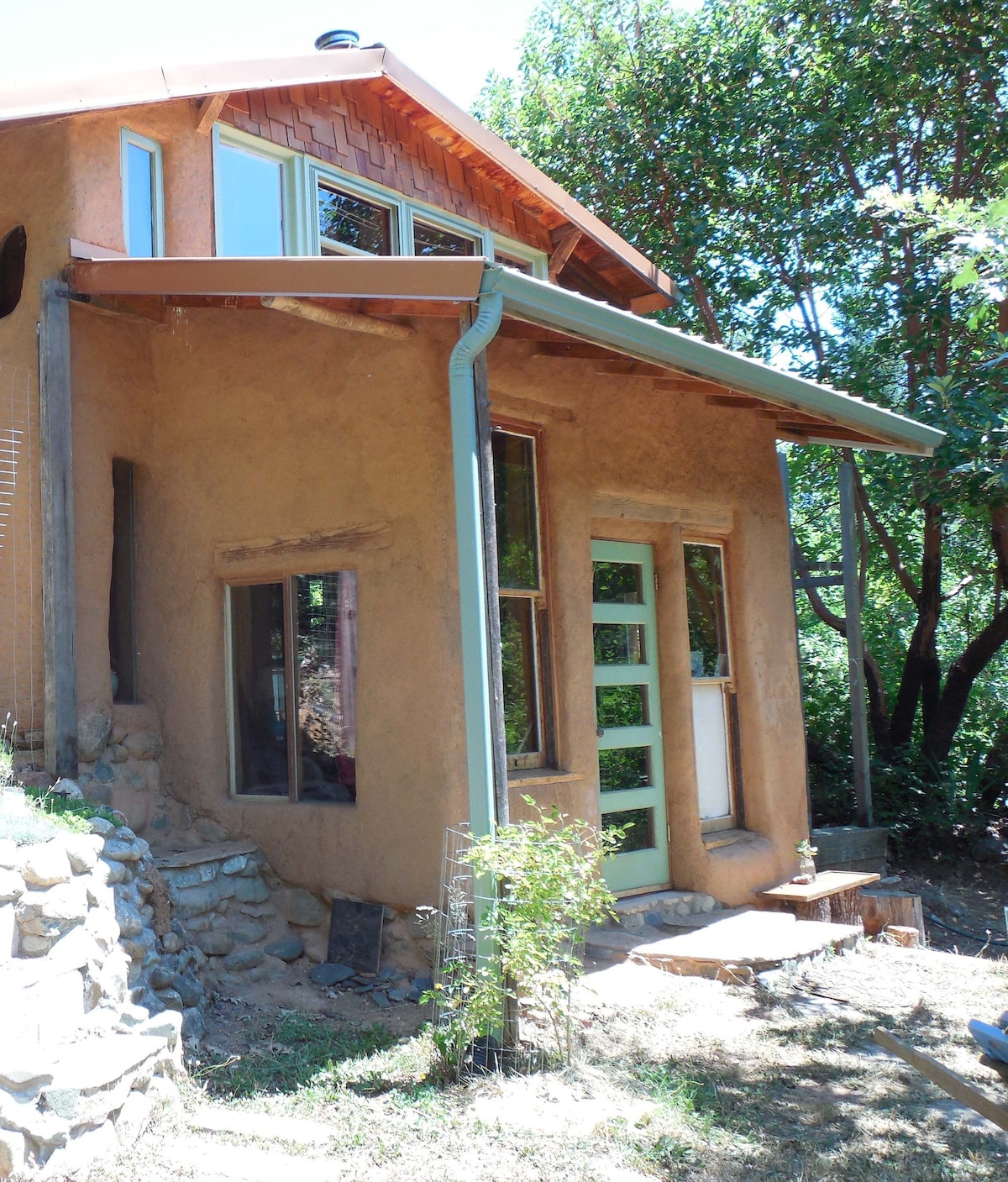 The Nest Eco-Retreat Cob Cottage