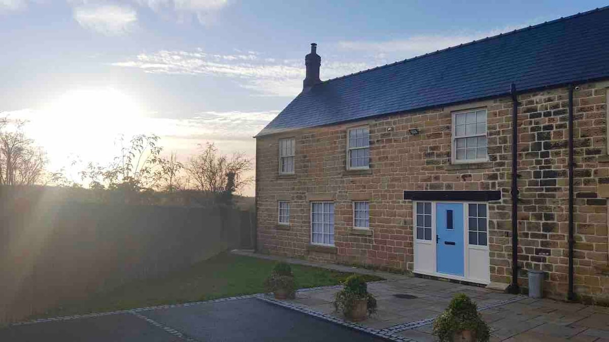 The Old Coach House, Wheatsheaf Mews