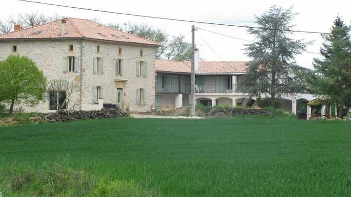 Gîte "Bellevue"  ds une ancienne ferme piscine 6 P