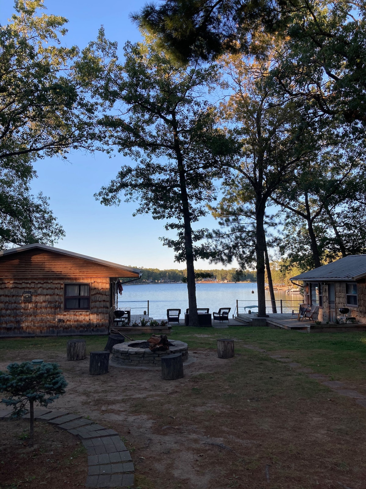 Cozy Cabin #1 @ Little Island Lake Resort