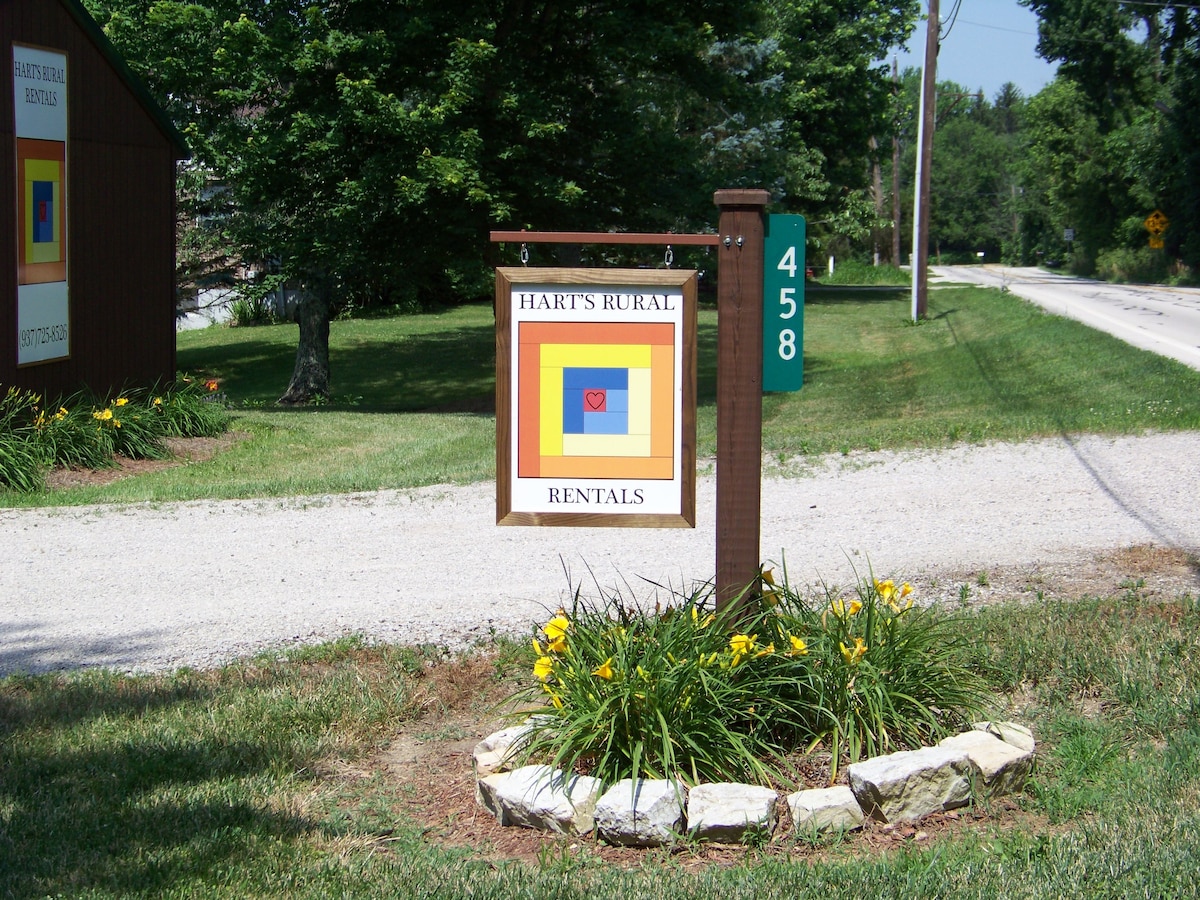 Hart 's Rural Rentals, Cabin in the Country.