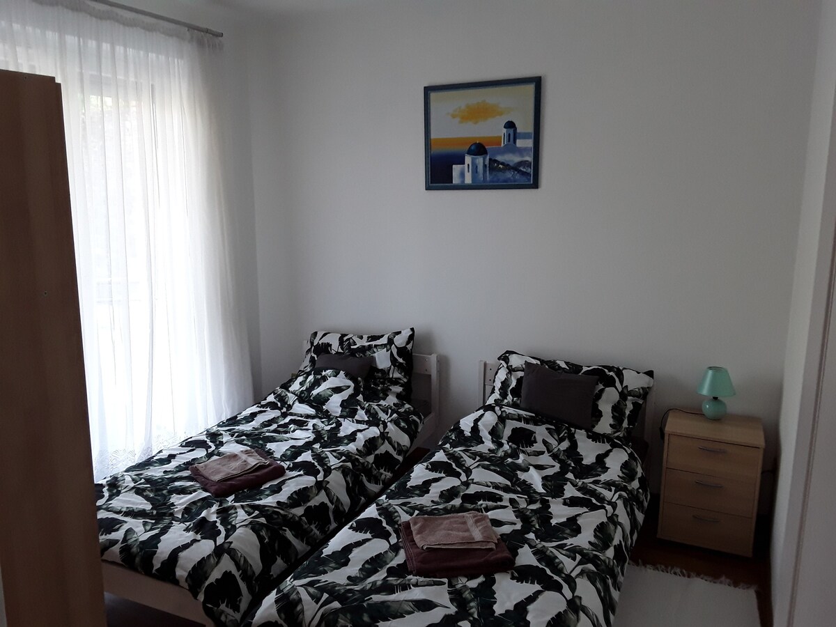 Hunyadi Apartman, modern, 3 ágyas,  free parking