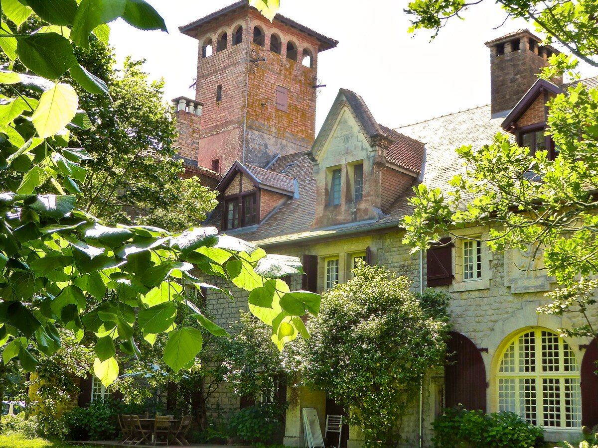 Château de charme 1900, vue sur la campagne.