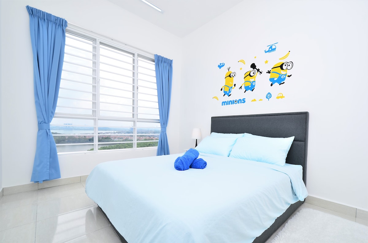 Minions Homestay_Near KLIA _4R2B_WiFi + TV Box