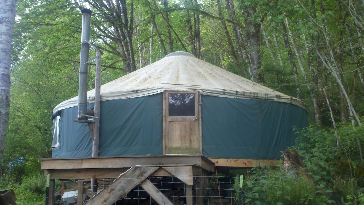 Farmstead Yurt in the Cascades