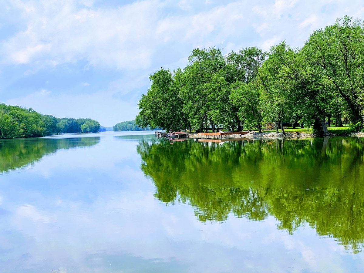 Rivers 'Edge Retreat on Seneca River