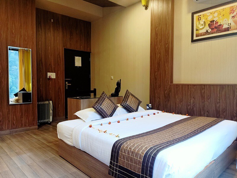 Moksha Rooms - Haut Monde Hill Stream Resort & Spa