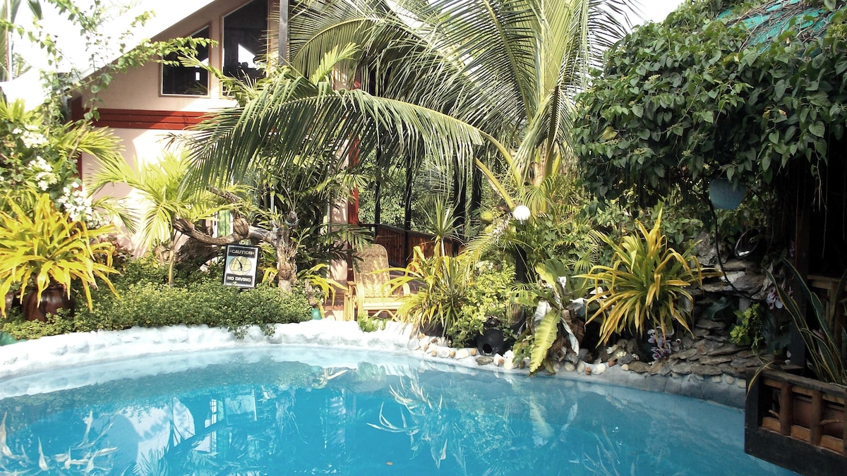 Panglao岛景观度假别墅，泳池边别墅