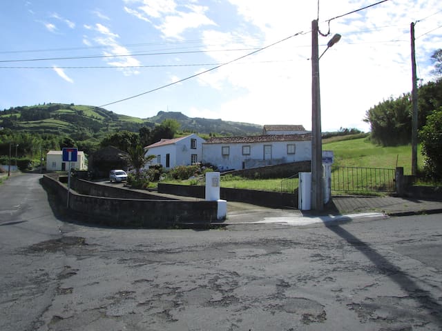 Açores, S. Miguel, Ponta Delgada, Ginetes的民宿
